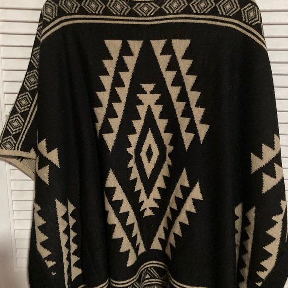 Do Everything in Love  Black Brown Aztec Design Shawl - Picture 7 of 7